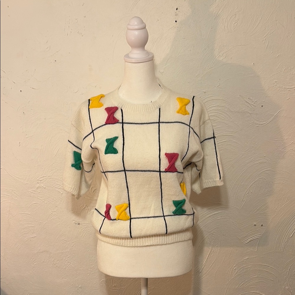 Vintage Short Sleeve Sweater w/ Grid Pattern & Knit Bows